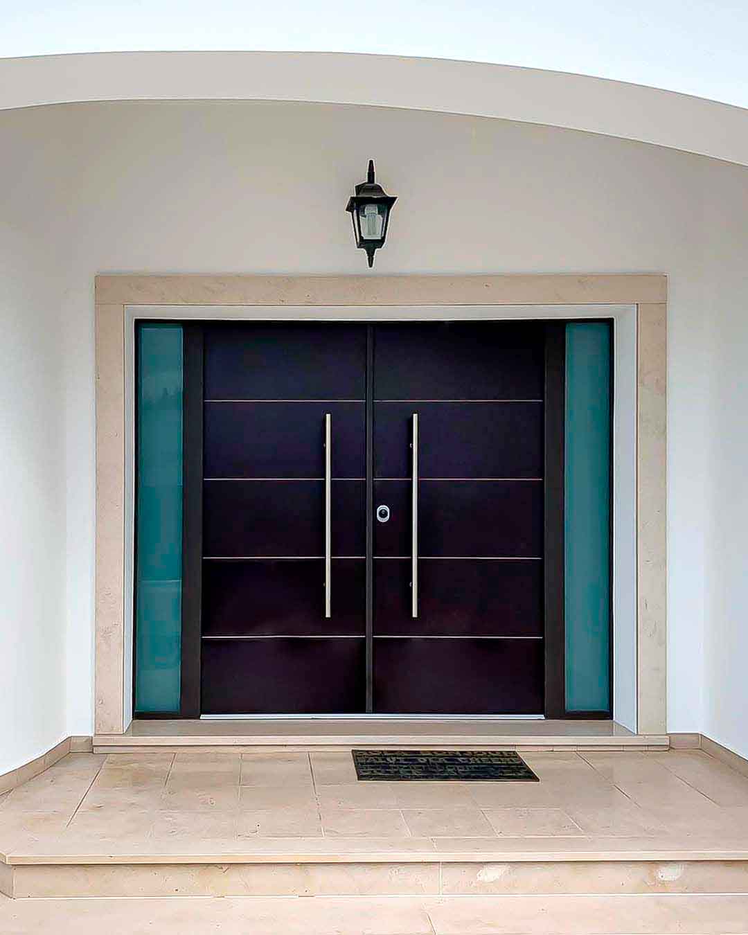 Modelo-puerta-grande-particulares Model porta gran particulars